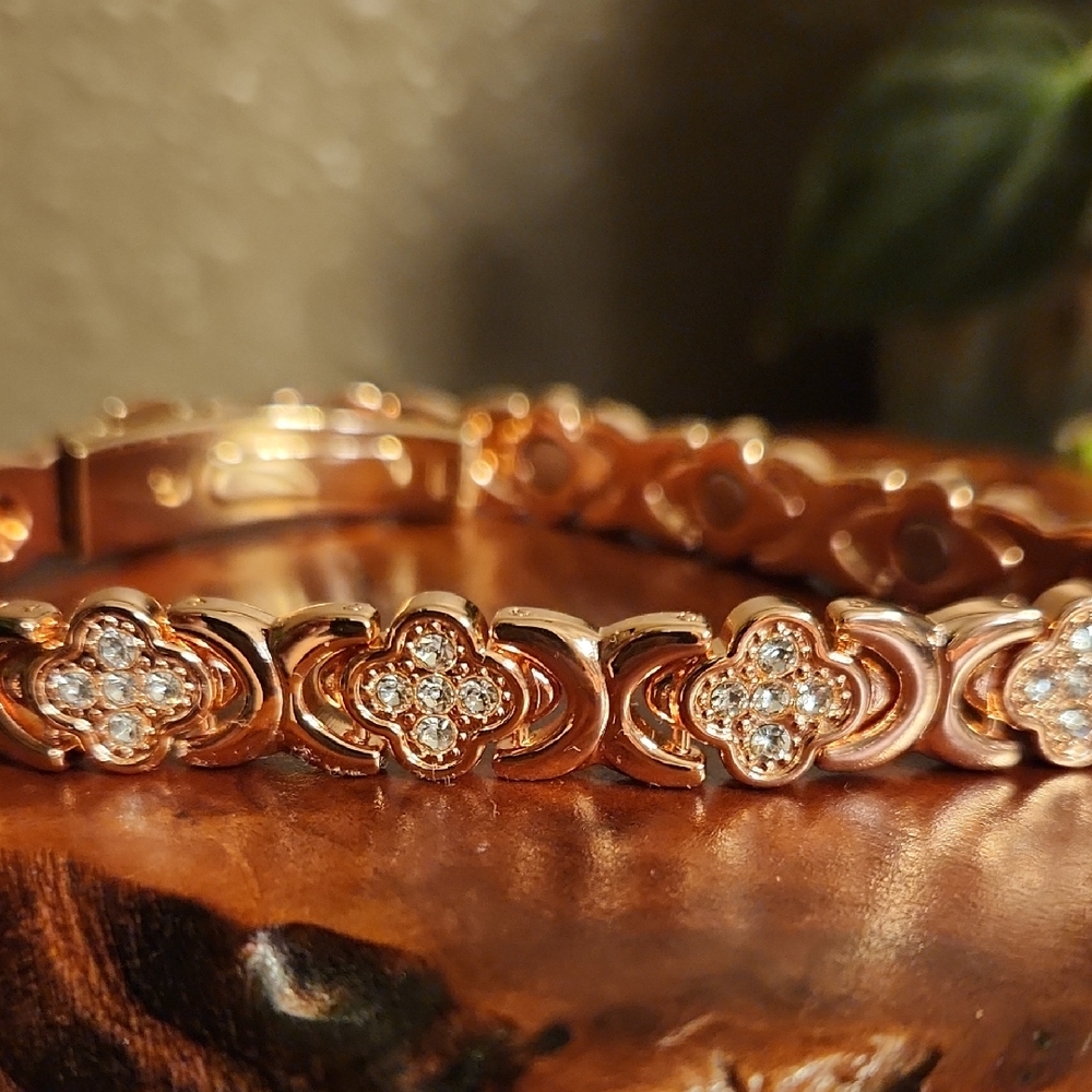 Copper Magnetic Therapy Bracelet with CZ Details EUC
